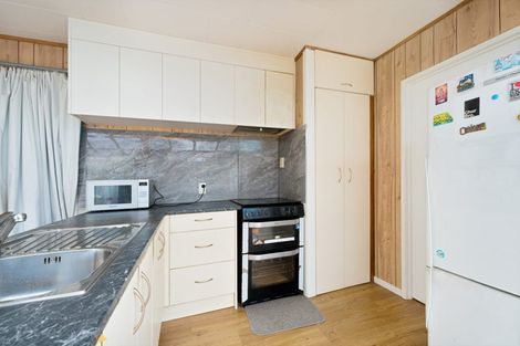 Photo of property in 2/15 Larissa Avenue, Henderson, Auckland, 0610