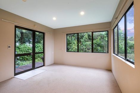 Photo of property in 922 West Coast Road, Waiatarua, Auckland, 0604