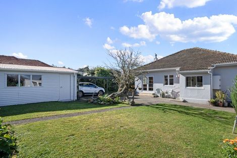 Photo of property in 361 Oxford Street, Levin, 5510