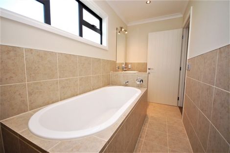 Photo of property in 21 Rainbow Drive, Rainbow Point, Taupo, 3330