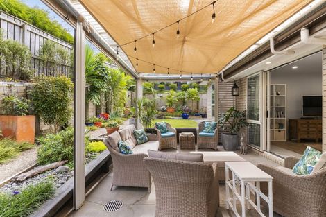 Photo of property in 15 Waldorf Crescent, Orewa, 0931