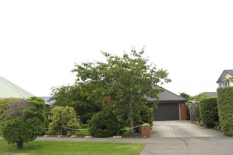 Photo of property in 1/6 Millcroft Place, Parklands, Christchurch, 8083