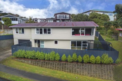 Photo of property in 9 Brora Crescent, Papakowhai, Porirua, 5024