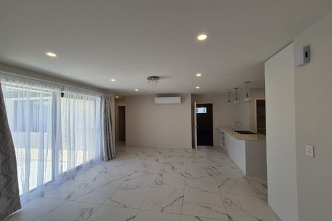 Photo of property in 17 Wexford Crescent, Halswell, Christchurch, 8025