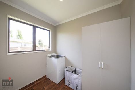 Photo of property in 37 Humphries Place, Awapuni, Palmerston North, 4412