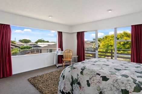 Photo of property in 4 Portnall Place, Parklands, Christchurch, 8083