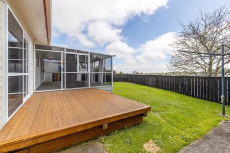 Photo of property in 26 Heta Road, Highlands Park, New Plymouth, 4312