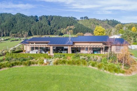 Photo of property in 141 Manakau Heights Drive, Manakau, Levin, 5573