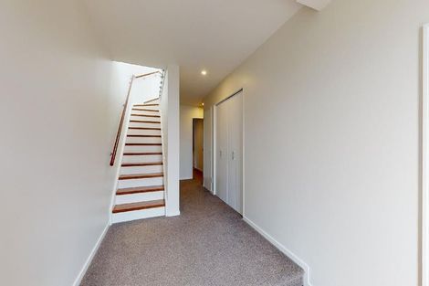 Photo of property in 352 Queens Drive, Lyall Bay, Wellington, 6022