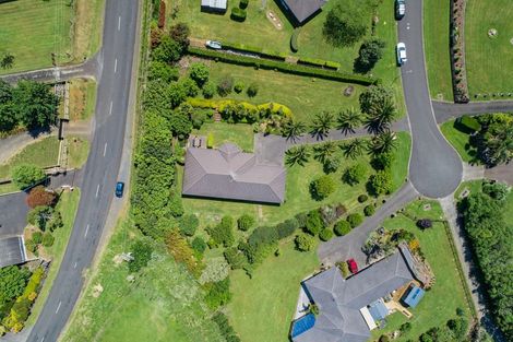 Photo of property in 10 Gleaming Place, Waiuku, 2123