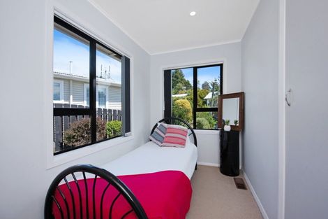 Photo of property in 21 Trebann Street, Paparangi, Wellington, 6037
