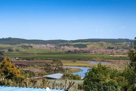 Photo of property in 2 Kaipara Crescent, Helensville, 0800