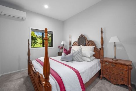 Photo of property in 49 Vaughans Road, Okura, Albany, 0792