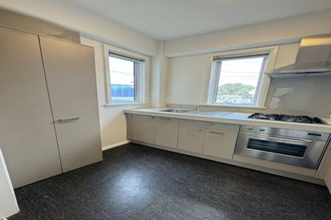 Photo of property in San Antonio Flats, 2/12 Kilbirnie Crescent, Kilbirnie, Wellington, 6022