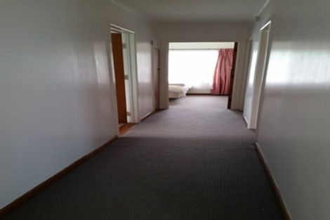 Photo of property in 82 Ocean View Road, Northcote, Auckland, 0627