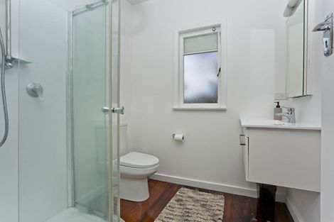 Photo of property in 1/204 Beach Haven Road, Beach Haven, Auckland, 0626