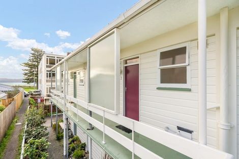 Photo of property in 2/110 Muritai Road, Eastbourne, Lower Hutt, 5013