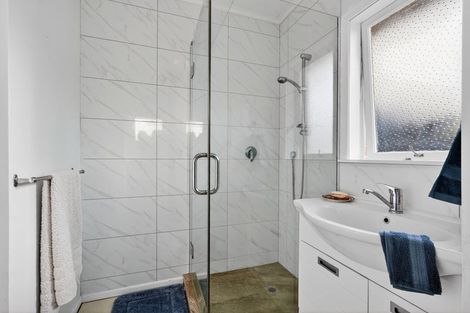 Photo of property in 1/2 Tye Road, Hillcrest, Auckland, 0627