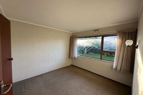 Photo of property in 3 Manhattan Heights, Glendene, Auckland, 0602