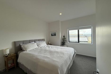 Photo of property in 22 Koiora Road, Clarks Beach, 2122