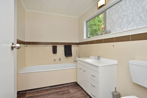 Photo of property in 9a Moreton Road, Carterton, 5713