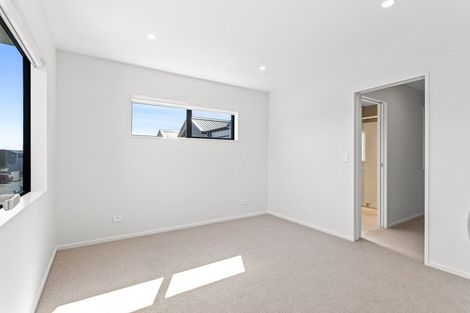Photo of property in 32 Viridian Avenue, Rosehill, Papakura, 2113