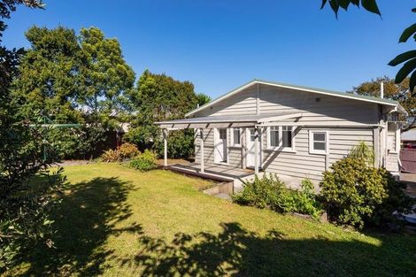 Photo of property in 2/6 Geddes Terrace, Avondale, Auckland, 1026