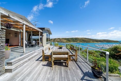 Photo of property in 62 Kiriwai Road, Paremata, Porirua, 5024