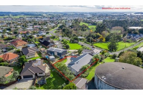 Photo of property in 79 Victoria Avenue, Waiuku, 2123