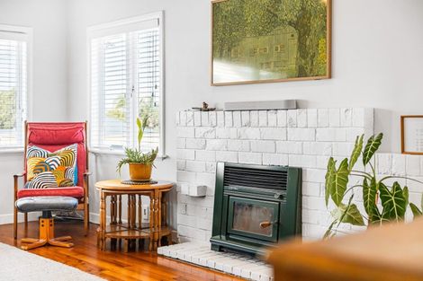 Photo of property in 41 Parker Avenue, New Lynn, Auckland, 0600