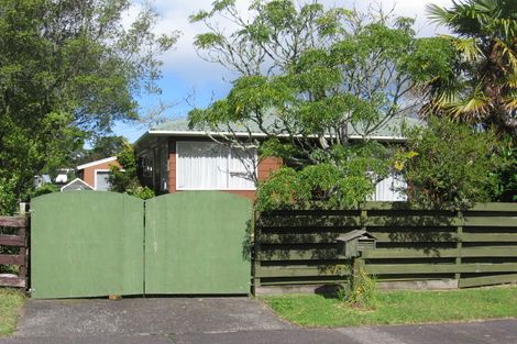 Photo of property in 8 John F Kennedy Place, Glen Eden, Auckland, 0602