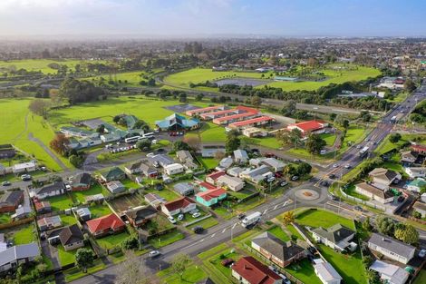 Photo of property in 74 Bader Drive, Mangere, Auckland, 2022