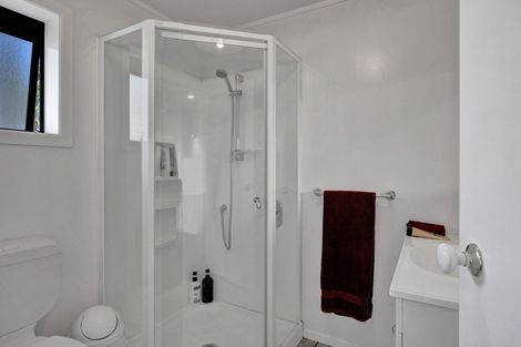 Photo of property in 14 Sequoia Grove, Merrilands, New Plymouth, 4312