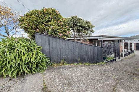Photo of property in 1/29 Parkvale Road, Karori, Wellington, 6012