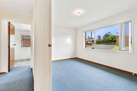Photo of property in 1/305 Great North Road, Henderson, Auckland, 0612