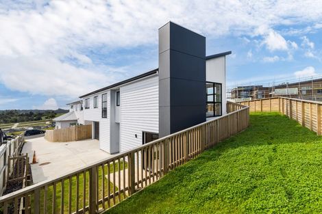 Photo of property in 1 Sunnyheights Road, Orewa, 0931