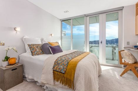 Photo of property in 26 The Crescent, Roseneath, Wellington, 6011