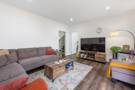 Photo of property in 20 Warbler Crescent, Papakura, 2110