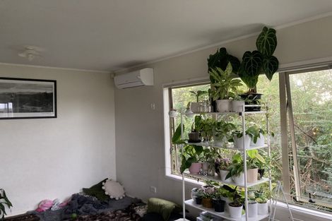 Photo of property in 72 Roberts Road, Te Atatu South, Auckland, 0610