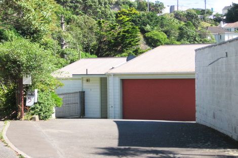 Photo of property in 7 Laurent Place, Kingston, Wellington, 6021