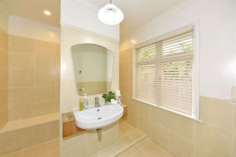 Photo of property in 119 Avonhead Road, Avonhead, Christchurch, 8042