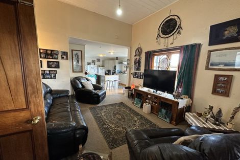 Photo of property in 3 Julian Street, Eltham, 4322