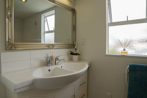 Photo of property in 13a Graham Avenue, Te Atatu Peninsula, Auckland, 0610