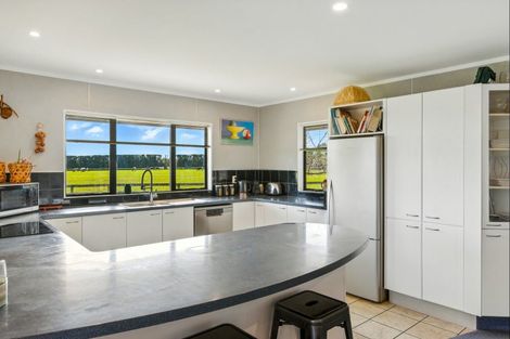 Photo of property in 70 Joblins Road, Levin, 5571