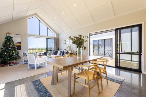 Photo of property in 75 Oak Road, Poraiti, Napier, 4112