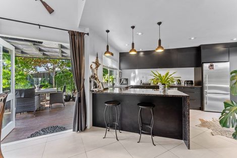 Photo of property in 1/19 Heathcote Road, Castor Bay, Auckland, 0620