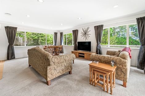 Photo of property in 80 Rising Parade, Fairview Heights, Auckland, 0632