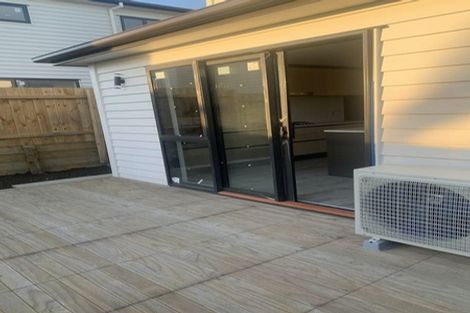 Photo of property in 98 Cardiff Road, Pakuranga, Auckland, 2010