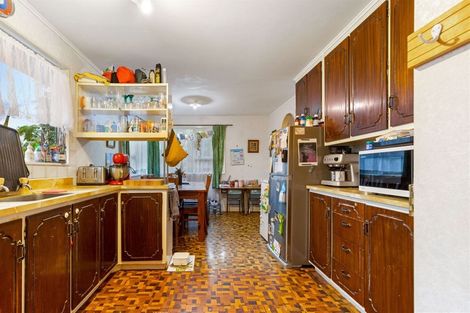 Photo of property in 6 Albemarle Place, Massey, Auckland, 0614