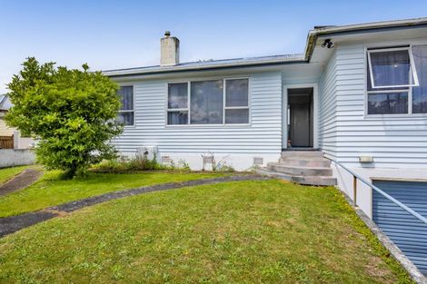 Photo of property in 130 Miranda Street, Stratford, 4332